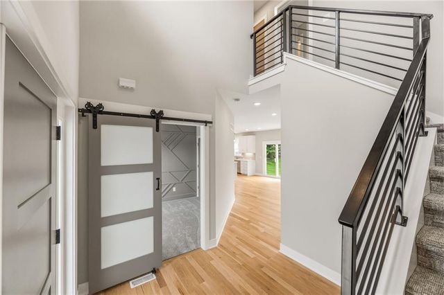 820 SE Partridge Lane, Blue Springs, MO 64014