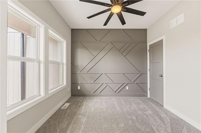 820 SE Partridge Lane, Blue Springs, MO 64014