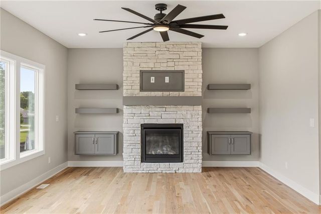 820 SE Partridge Lane, Blue Springs, MO 64014