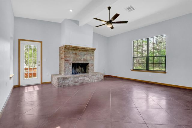 2211 Hilliard RD, San Marcos, TX 78666