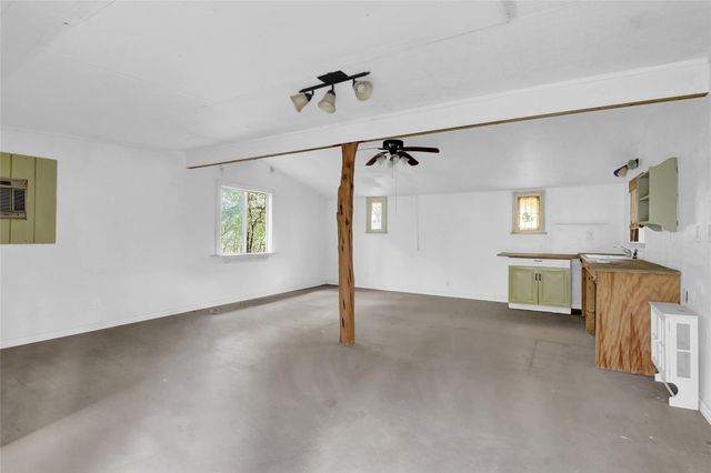 2211 Hilliard RD, San Marcos, TX 78666