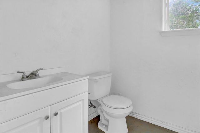 2211 Hilliard RD, San Marcos, TX 78666