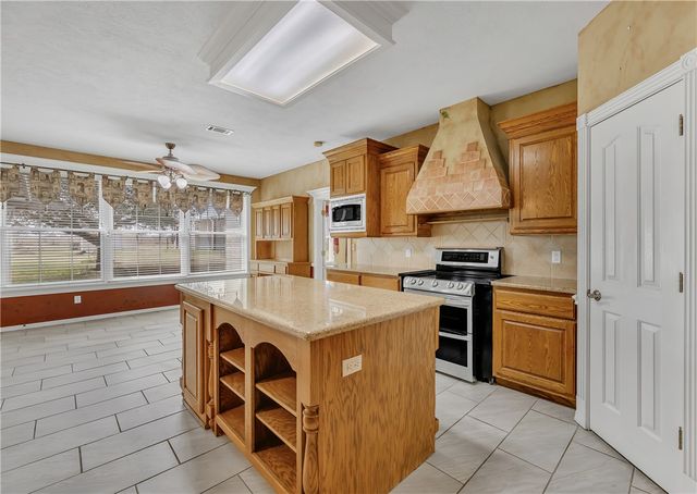 3209 Stampede Drive, Bryan, TX 77808