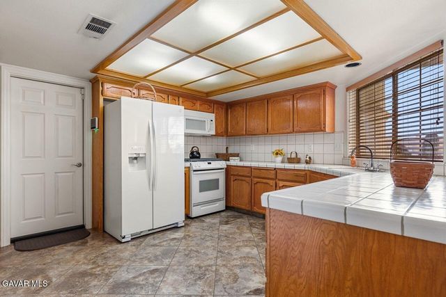 9629 Mendiburu Road, California City, CA 93505