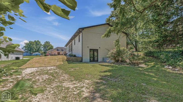 2101 Wildrose Ln, Paragould, AR 72450