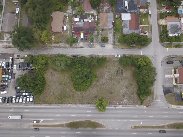 2801 NW 102nd St, Miami, FL 33165