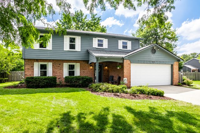 25 Village Place, Zionsville, IN 46077