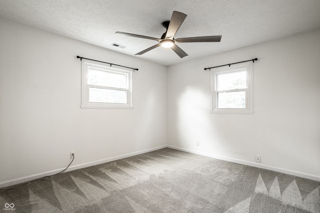 25 Village Place, Zionsville, IN 46077
