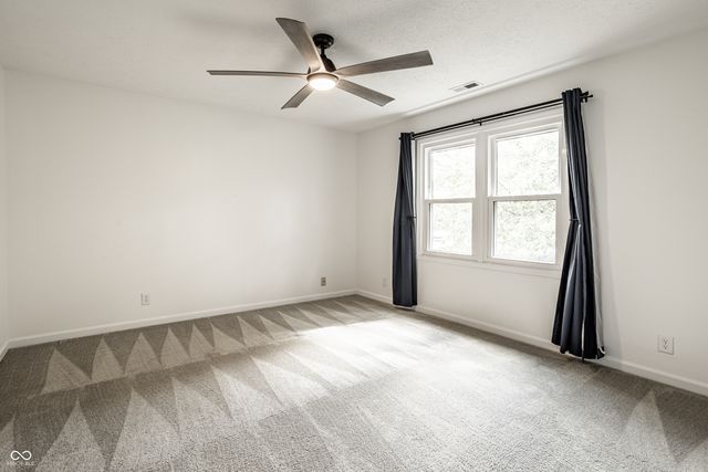 25 Village Place, Zionsville, IN 46077