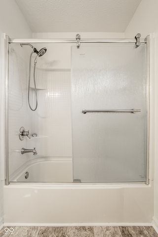 25 Village Place, Zionsville, IN 46077
