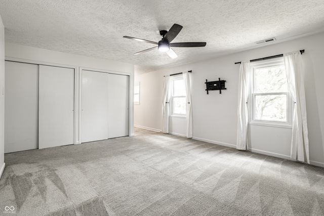 25 Village Place, Zionsville, IN 46077