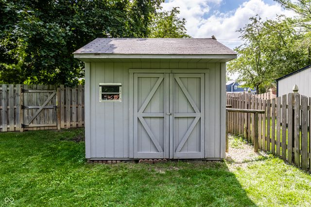 25 Village Place, Zionsville, IN 46077