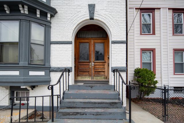 318 1st Street, Troy, NY 12180