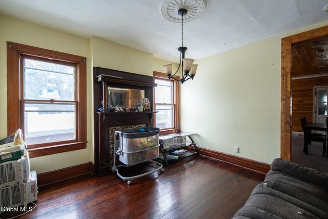 318 1st Street, Troy, NY 12180