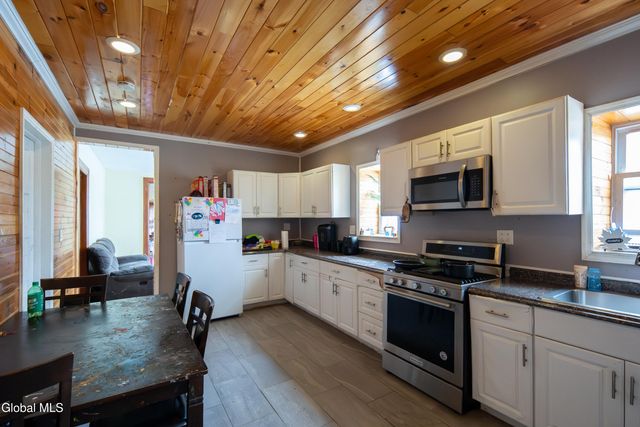 318 1st Street, Troy, NY 12180