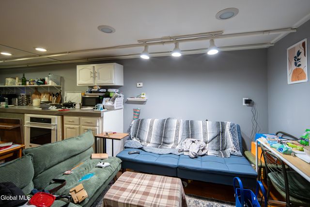 318 1st Street, Troy, NY 12180