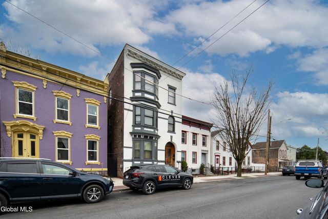 318 1st Street, Troy, NY 12180