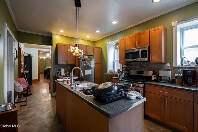 318 1st Street, Troy, NY 12180