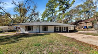 2220 Avenue O, Huntsville, TX 77340