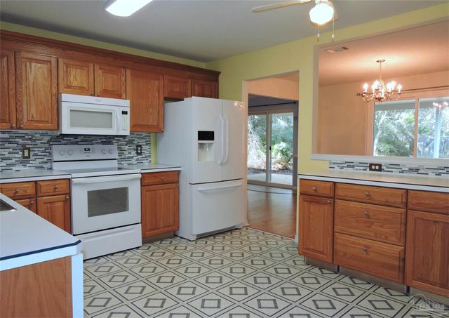 724 Marlinspike Dr, Pensacola, FL 32507