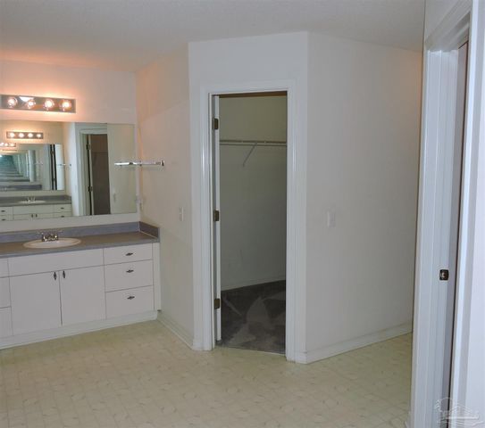 724 Marlinspike Dr, Pensacola, FL 32507