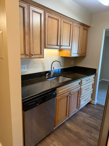1749 Monticello Street E4, Trenton City, MI 48183