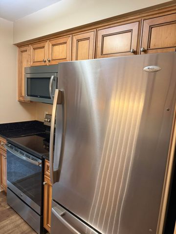 1749 Monticello Street E4, Trenton City, MI 48183