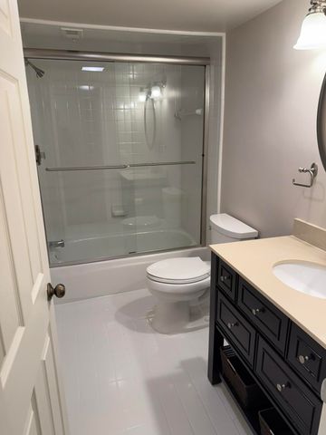 1749 Monticello Street E4, Trenton City, MI 48183
