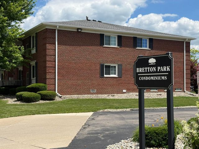 1749 Monticello Street E4, Trenton City, MI 48183