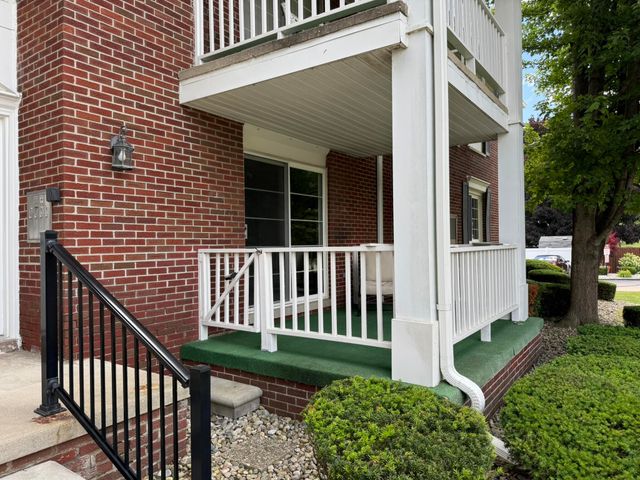 1749 Monticello Street E4, Trenton City, MI 48183