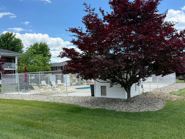 1749 Monticello Street E4, Trenton City, MI 48183