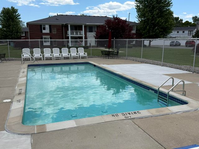 1749 Monticello Street E4, Trenton City, MI 48183