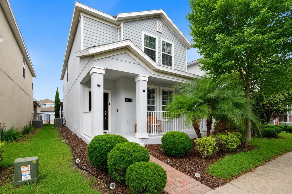 Image 2 of property listing at 11813 FICTION AVENUE, Orlando, FL 32832