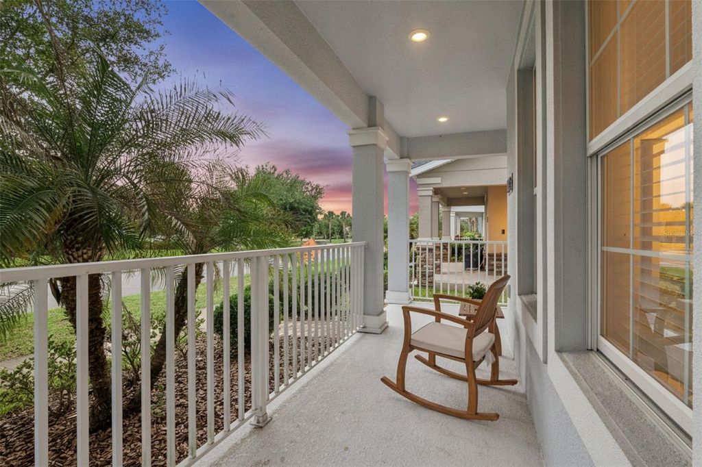 Image 3 of property listing at 11813 FICTION AVENUE, Orlando, FL 32832