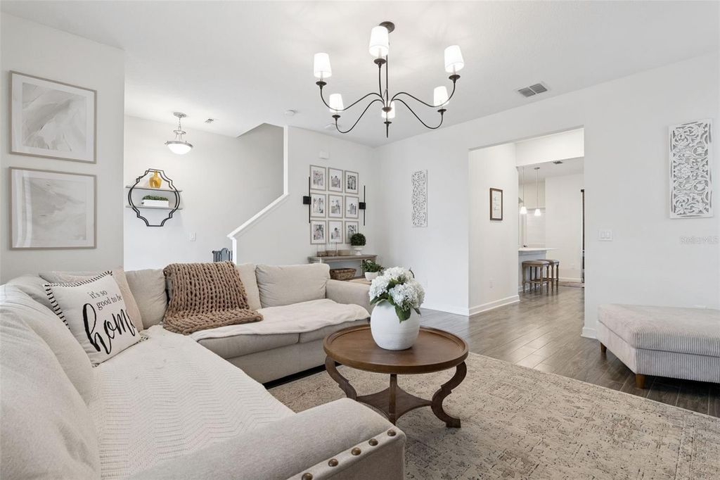 Image 7 of property listing at 11813 FICTION AVENUE, Orlando, FL 32832