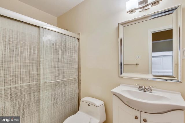 9715 MIDDLETON RIDGE RD, Vienna, VA 22182