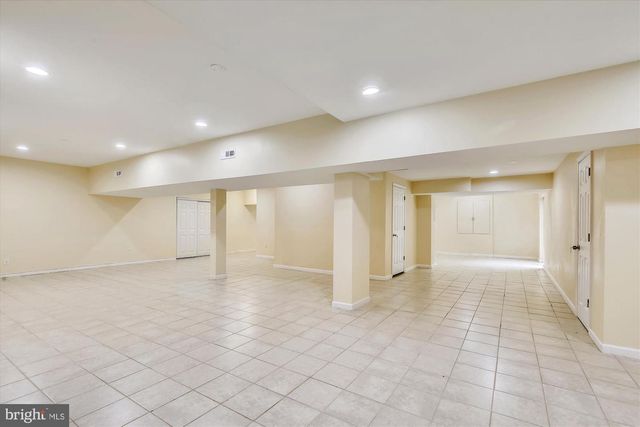 9715 MIDDLETON RIDGE RD, Vienna, VA 22182