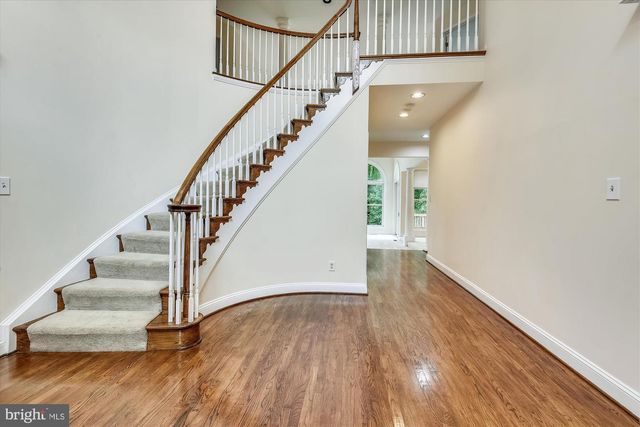 9715 MIDDLETON RIDGE RD, Vienna, VA 22182