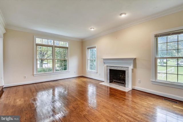 9715 MIDDLETON RIDGE RD, Vienna, VA 22182