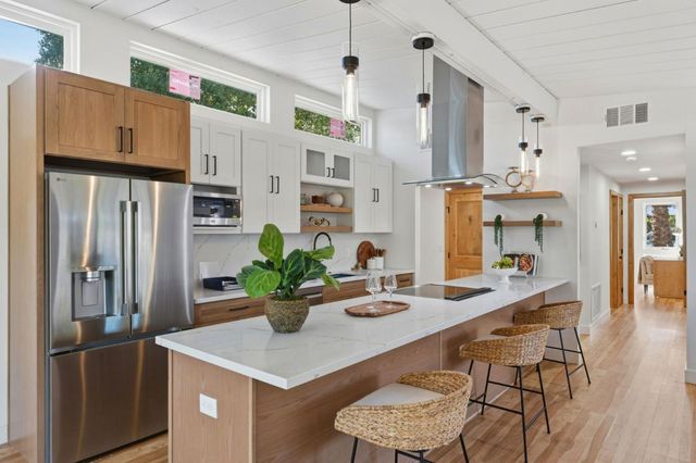 4225 Park Boulevard, Palo Alto, CA 94306