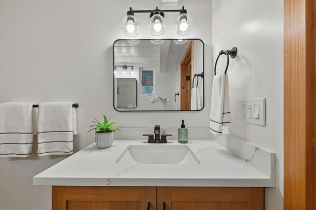 4225 Park Boulevard, Palo Alto, CA 94306