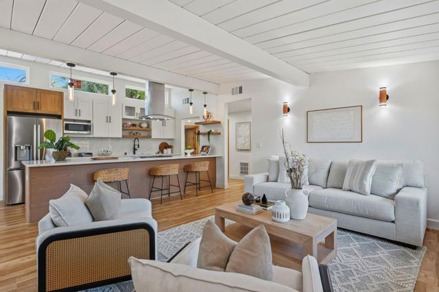 4225 Park Boulevard, Palo Alto, CA 94306