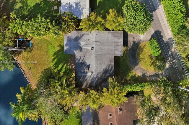 18500 NE 23rd Court, Miami, FL 33180
