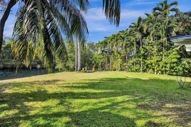 18500 NE 23rd Court, Miami, FL 33180
