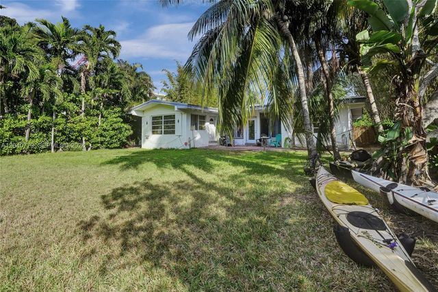 18500 NE 23rd Court, Miami, FL 33180