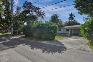 18500 NE 23rd Court, Miami, FL 33180