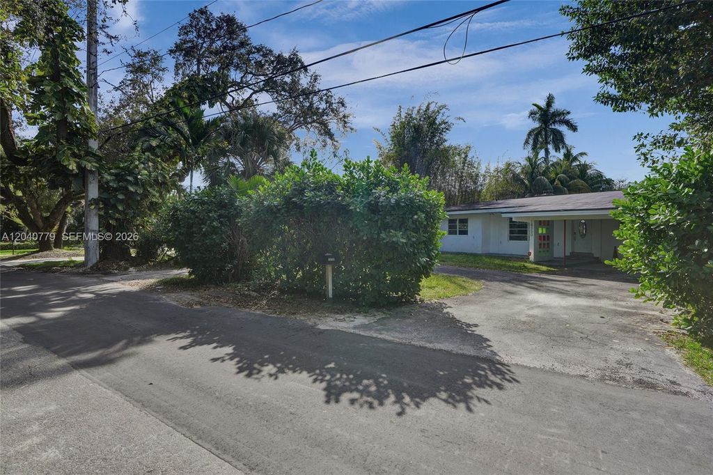 18500 NE 23rd Court, Miami, FL 33180