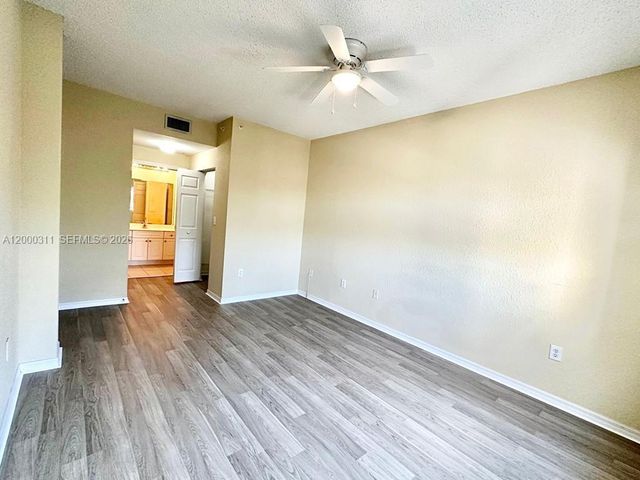 2812 Grande Pkwy 302, Palm Beach Gardens, FL 33410