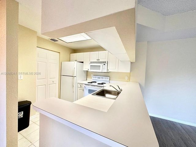 2812 Grande Pkwy 302, Palm Beach Gardens, FL 33410