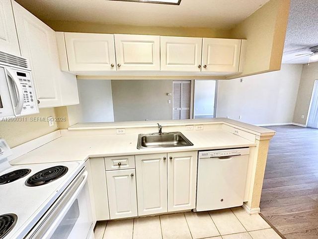 2812 Grande Pkwy 302, Palm Beach Gardens, FL 33410